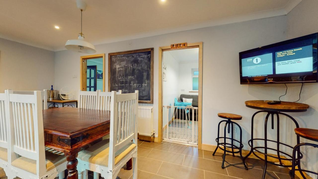 Jaw-Dropping Beach House In Anglesey Benllech Kültér fotó
