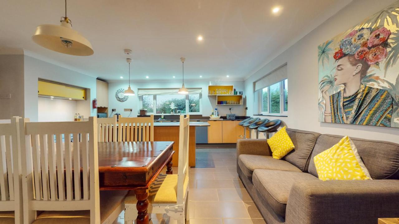 Jaw-Dropping Beach House In Anglesey Benllech Kültér fotó