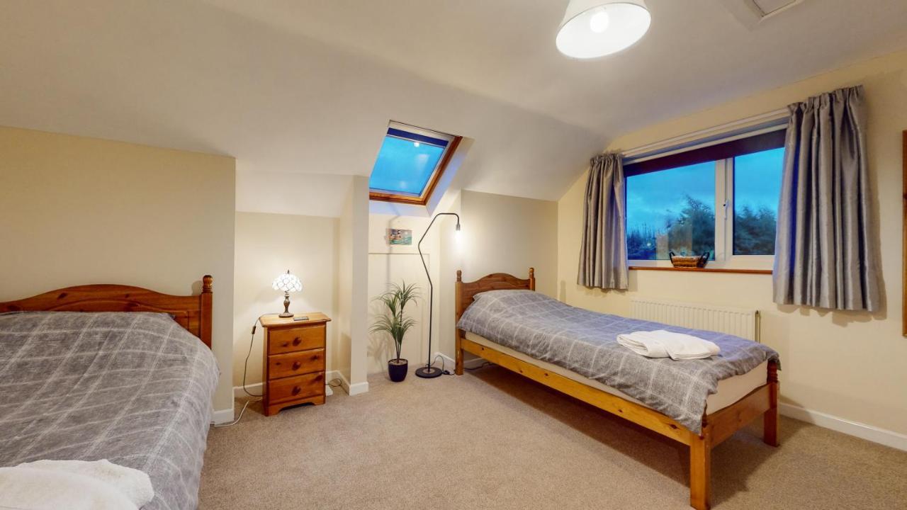 Jaw-Dropping Beach House In Anglesey Benllech Kültér fotó