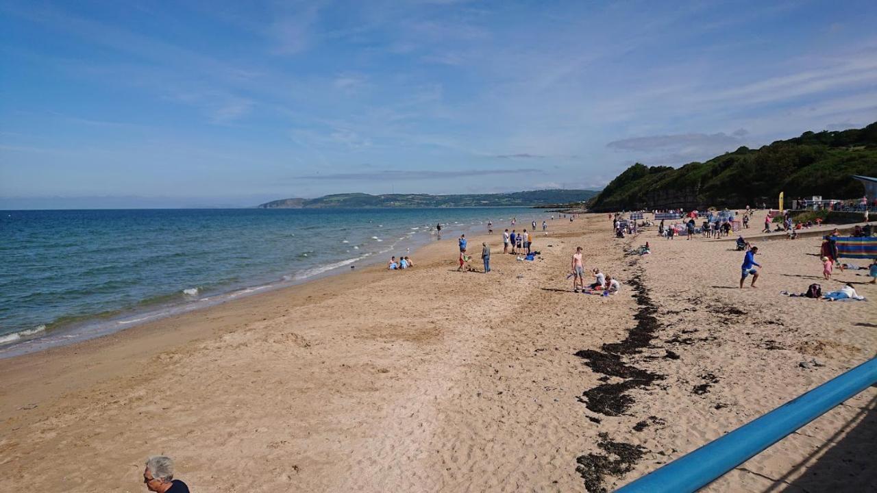 Jaw-Dropping Beach House In Anglesey Benllech Kültér fotó